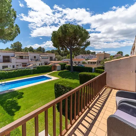 Family-friendly In Prime Location Villa L'Escala