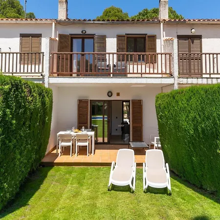 Family-friendly In Prime Location Villa L'Escala